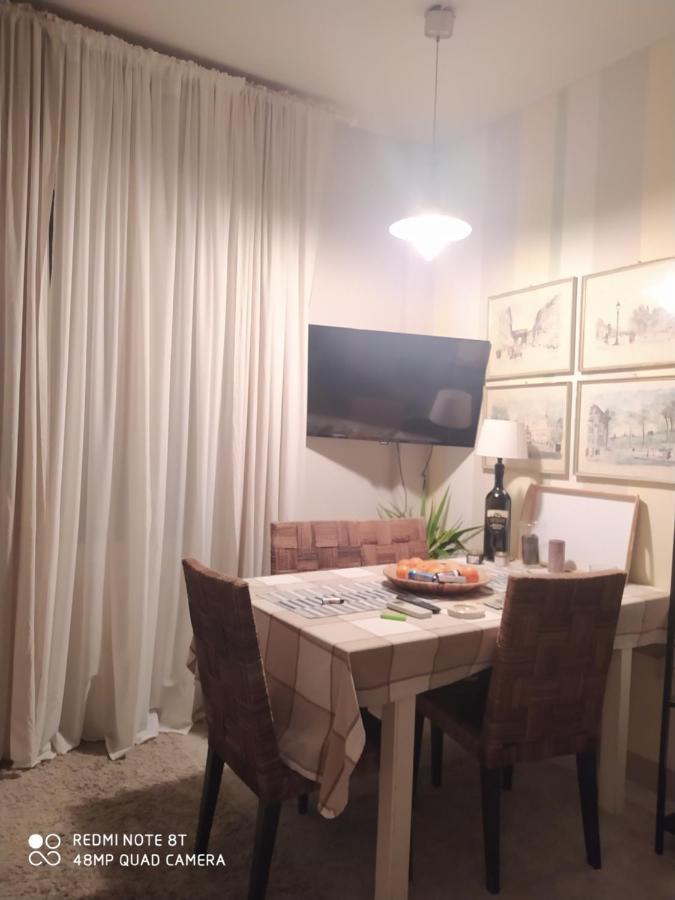 Room In Private Apartment Florenz Exterior foto