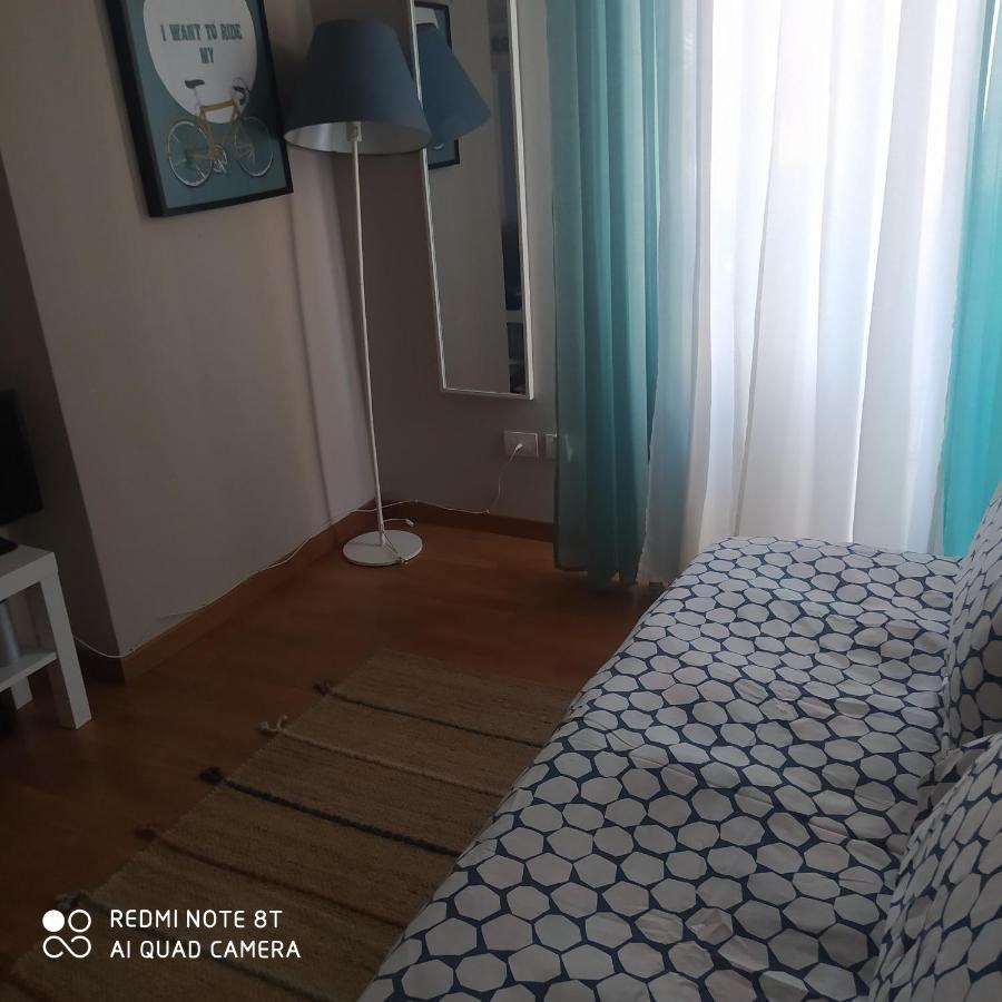 Room In Private Apartment Florenz Exterior foto